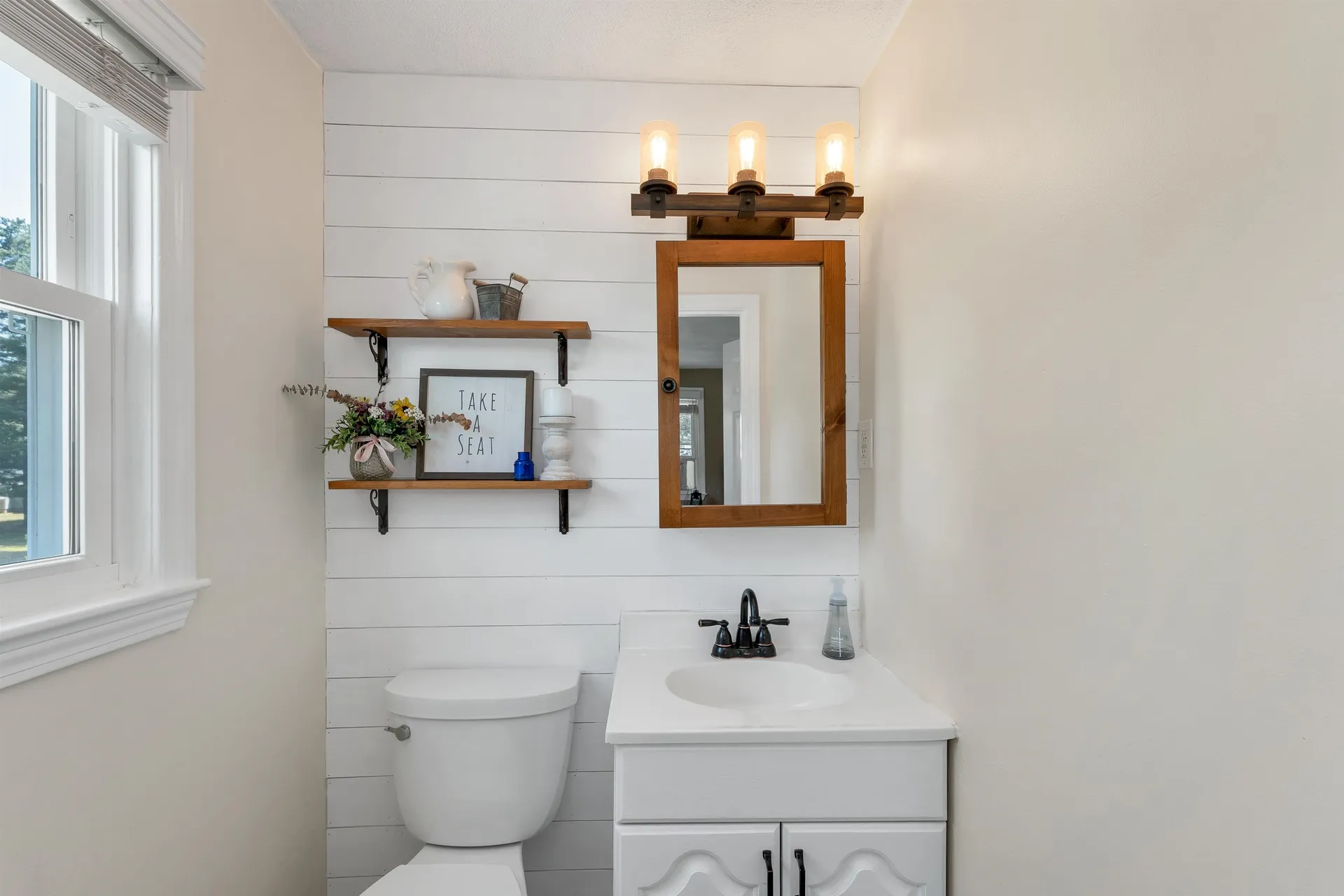 14 Juniper Lane Nashua NH 03063
