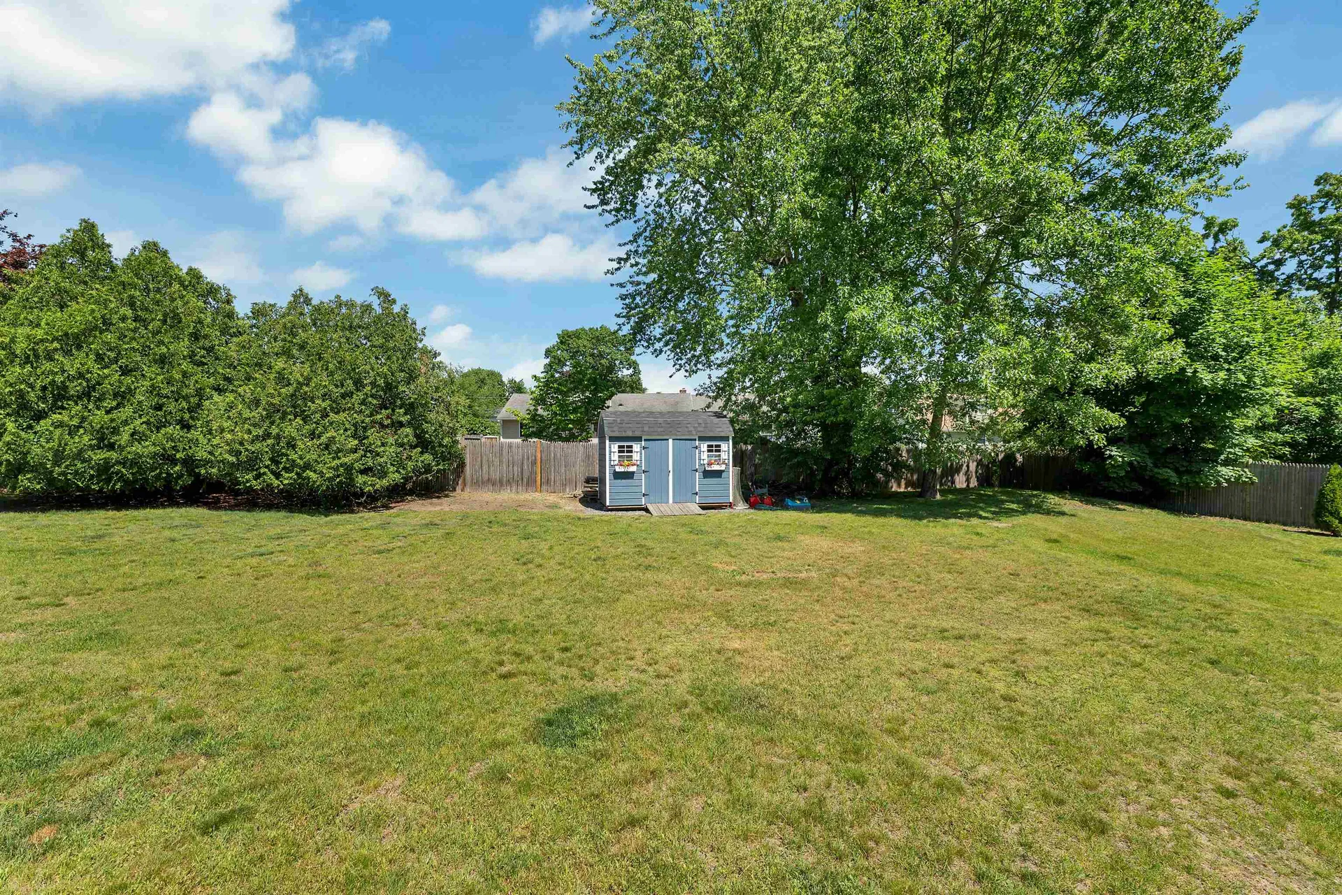 14 Juniper Lane Nashua NH 03063