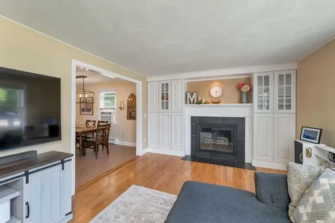 14 Juniper Lane Nashua NH 03063