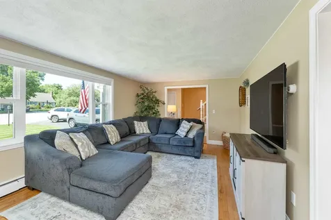 14 Juniper Lane Nashua NH 03063