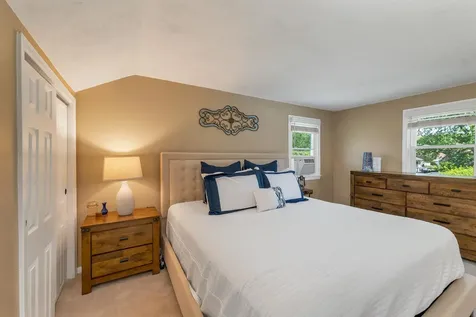14 Juniper Lane Nashua NH 03063