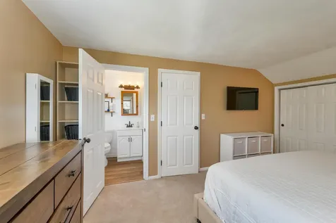 14 Juniper Lane Nashua NH 03063