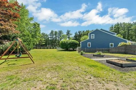 14 Juniper Lane Nashua NH 03063