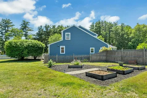 14 Juniper Lane Nashua NH 03063