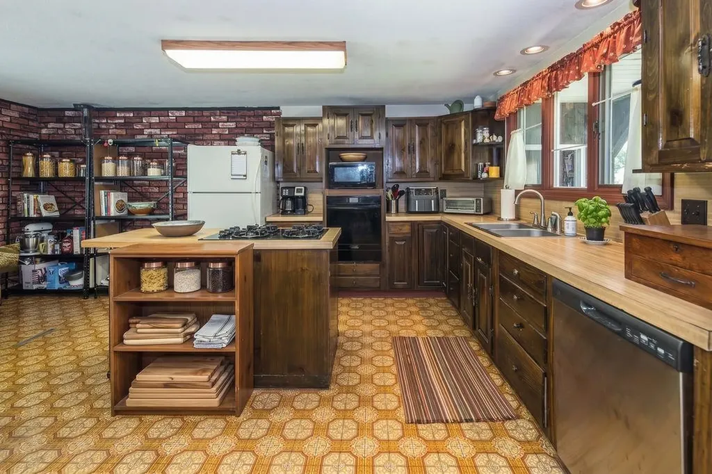188 Green Hill Lane Wallingford VT 05773