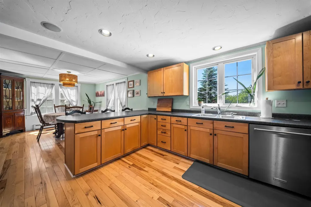 372 Mountain Road Concord NH 03301