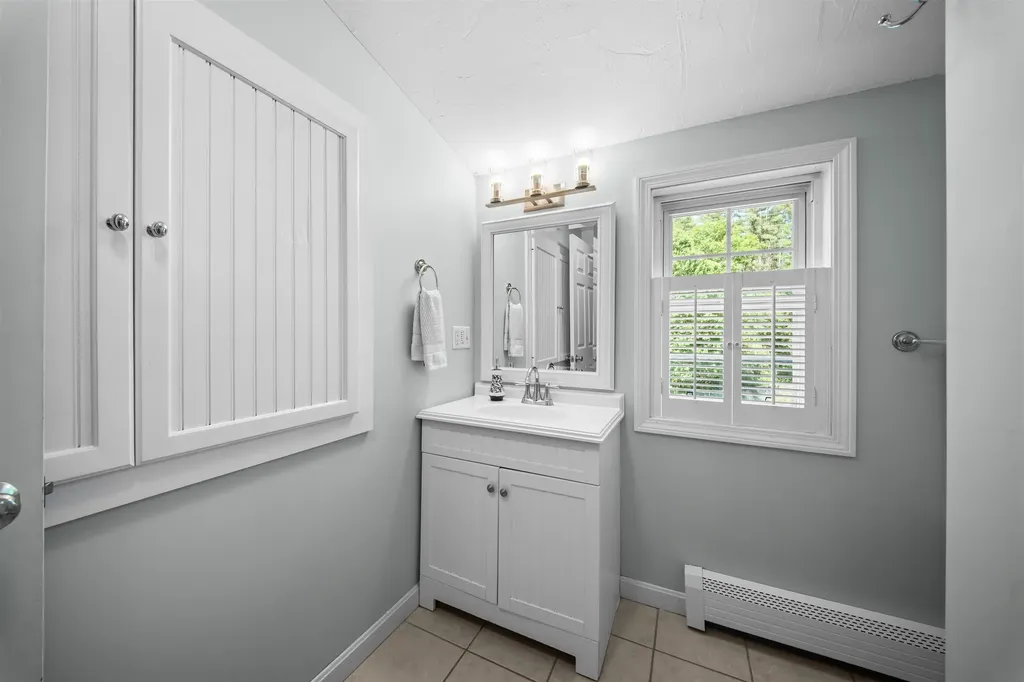 372 Mountain Road Concord NH 03301