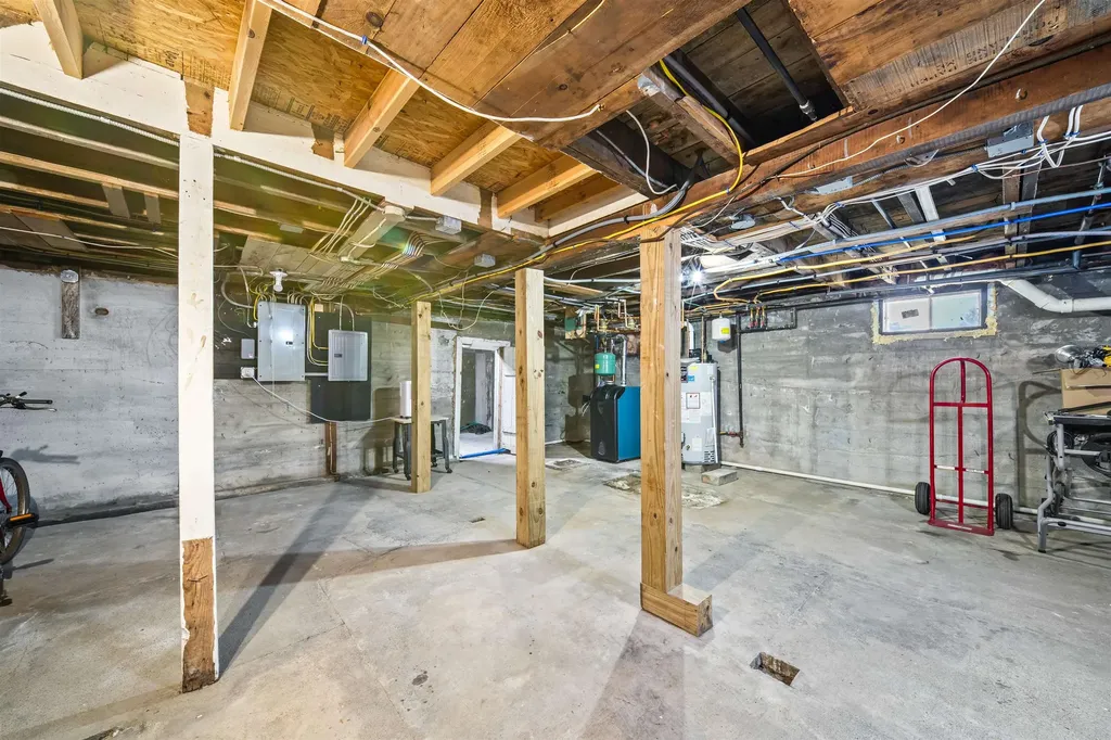372 Mountain Road Concord NH 03301
