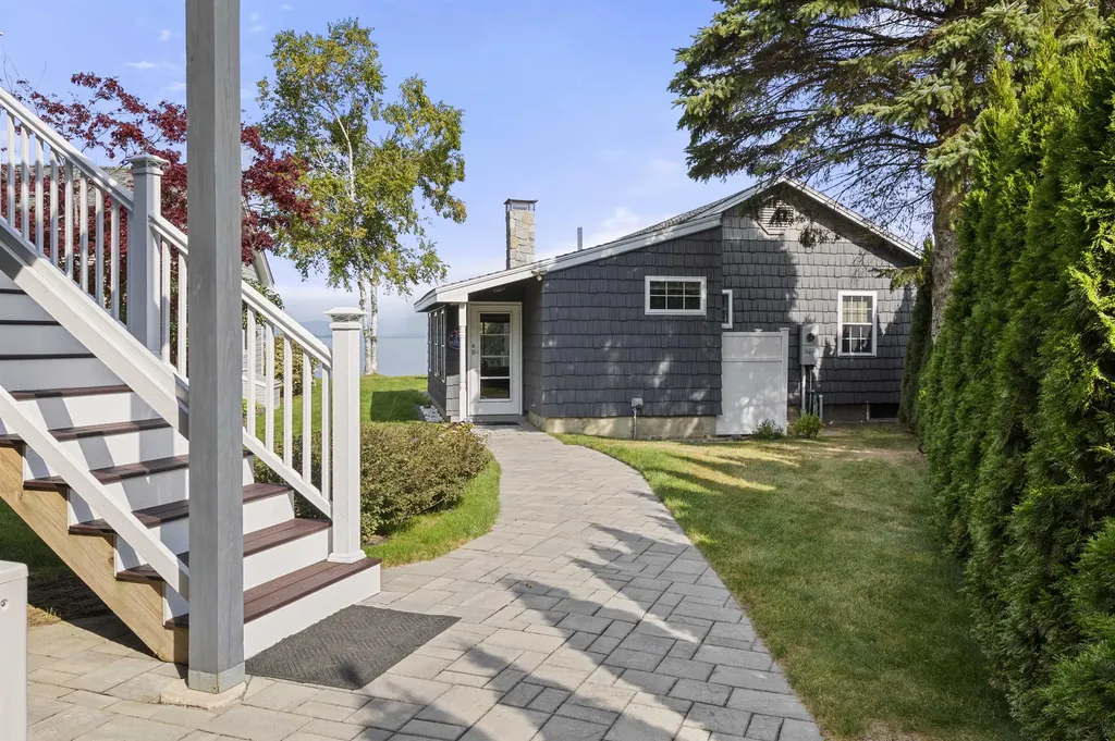 36 Elm Street Alton NH 03810