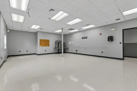 645 Harvey Road Manchester NH 03103