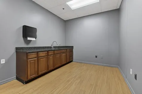 645 Harvey Road Manchester NH 03103