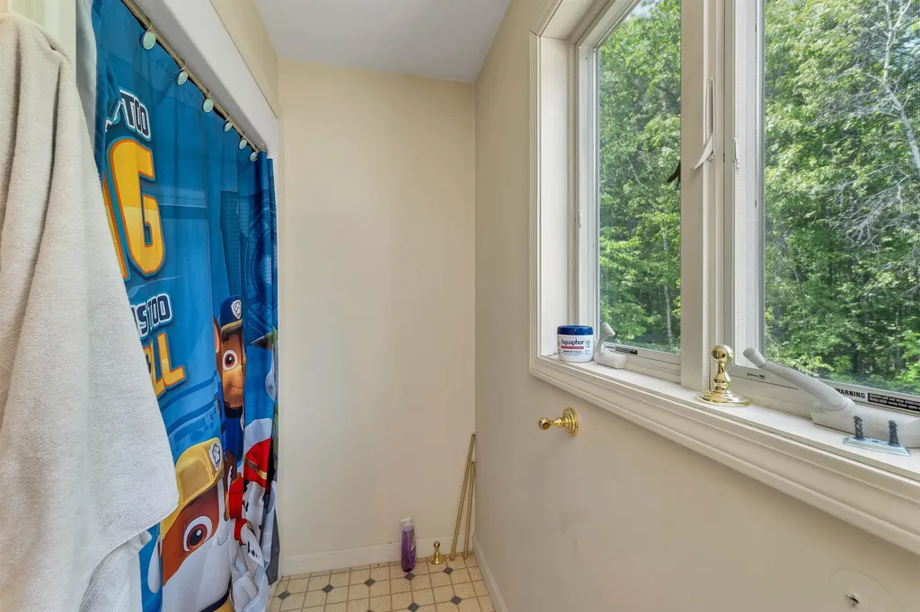 12 Goslin Way New Durham NH 03855