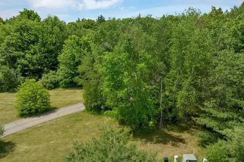 12 Goslin Way New Durham NH 03855