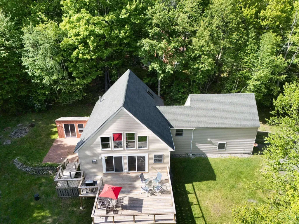 8 Deer Run Wilmington VT 05363