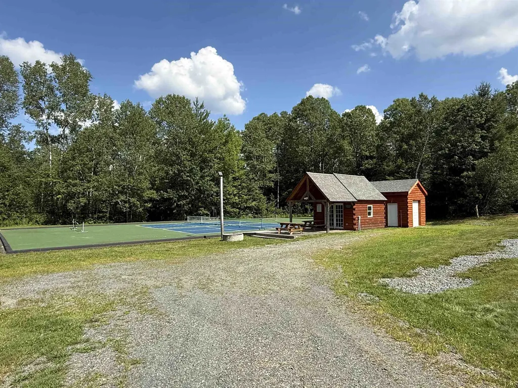 8 Deer Run Wilmington VT 05363