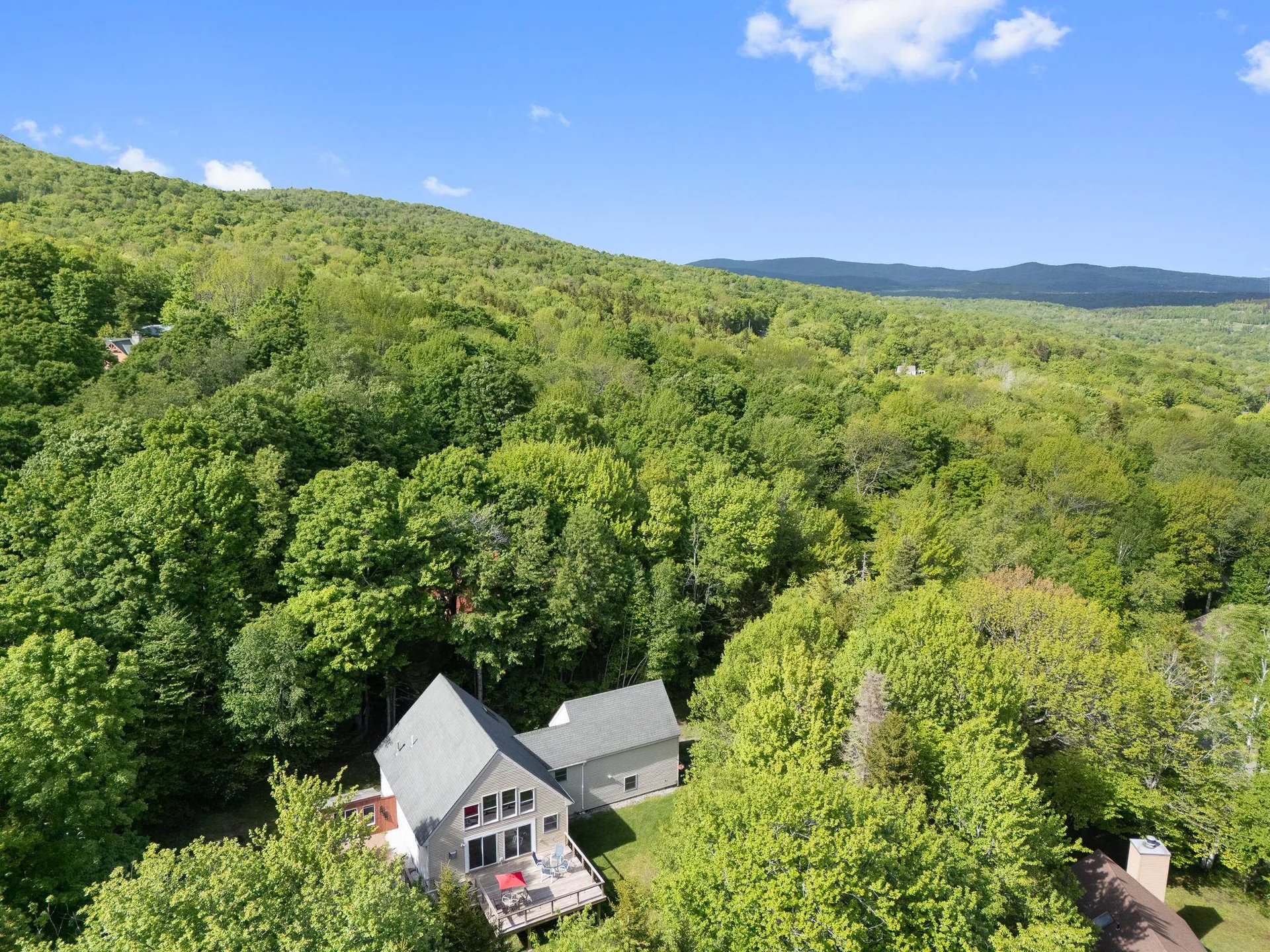 8 Deer Run Wilmington VT 05363