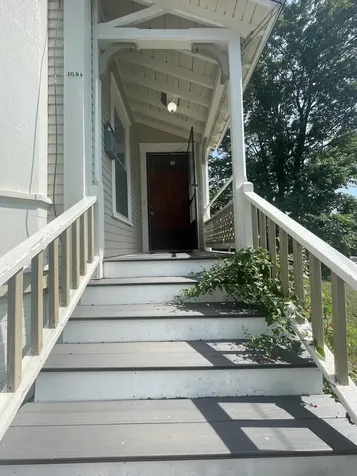 109 1/2 Warren Street Concord NH 03301