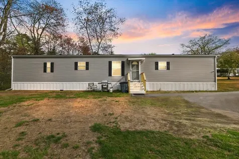 30 Kendall Pond Road Derry NH 03038