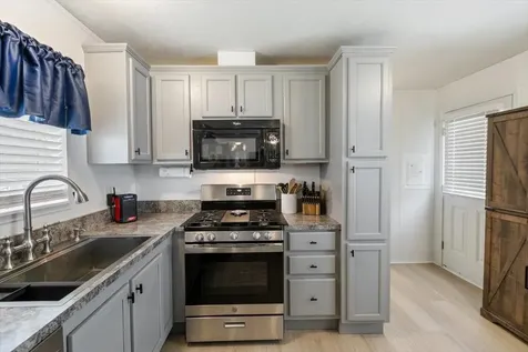 30 Kendall Pond Road Derry NH 03038