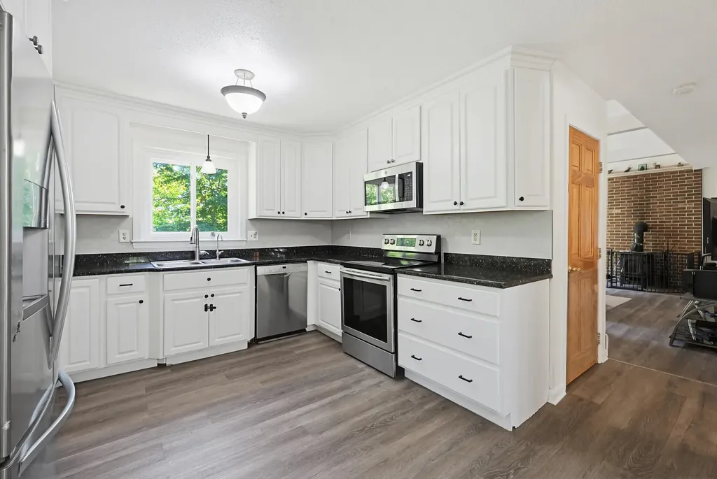 14 Terra Lane Hudson NH 03051