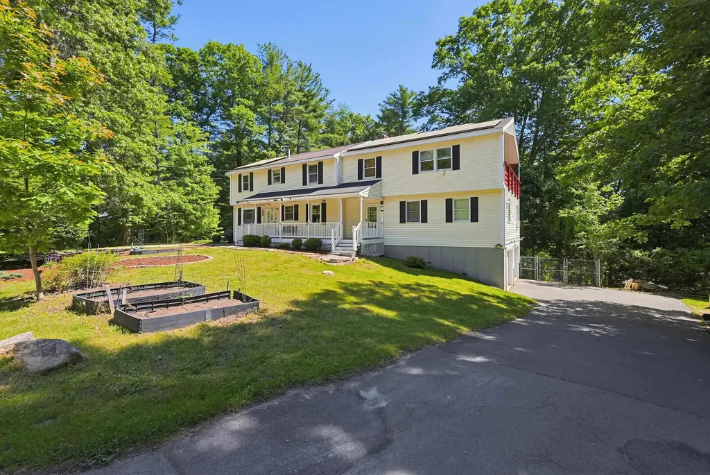 14 Terra Lane Hudson NH 03051