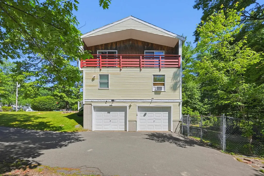 14 Terra Lane Hudson NH 03051