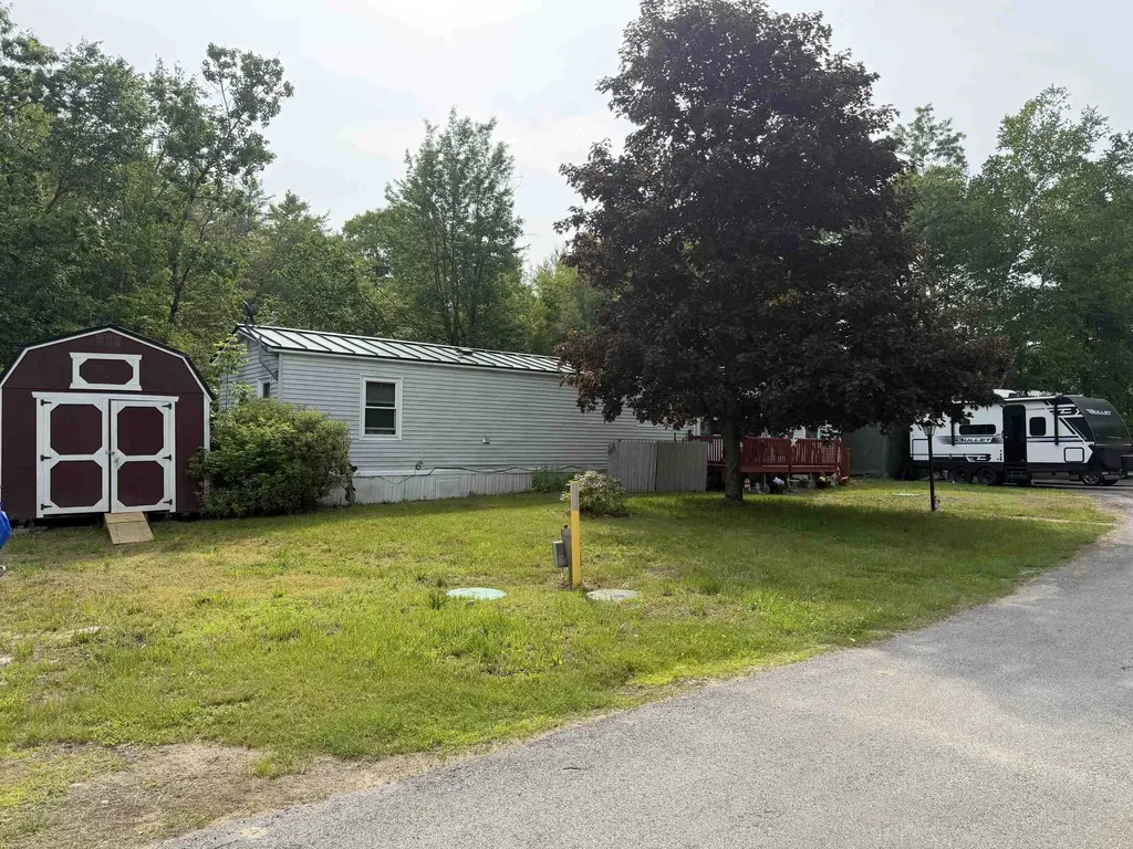 862 Mayhew Turnpike Bridgewater NH 03222