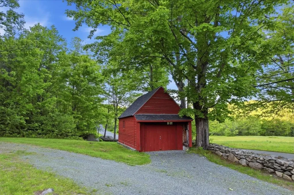 908 Old Franconia Road Bethlehem NH 03574