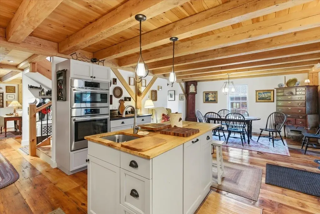 908 Old Franconia Road Bethlehem NH 03574