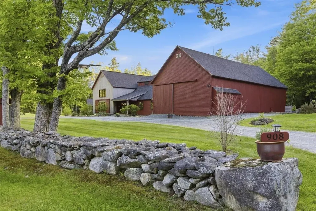 908 Old Franconia Road Bethlehem NH 03574