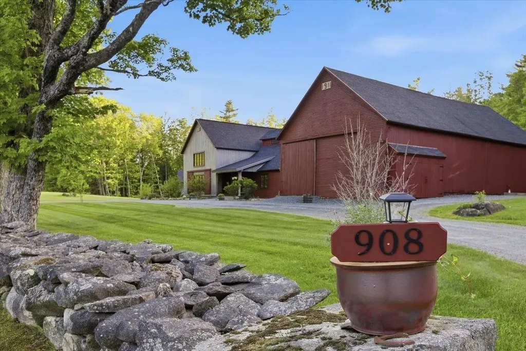 908 Old Franconia Road Bethlehem NH 03574