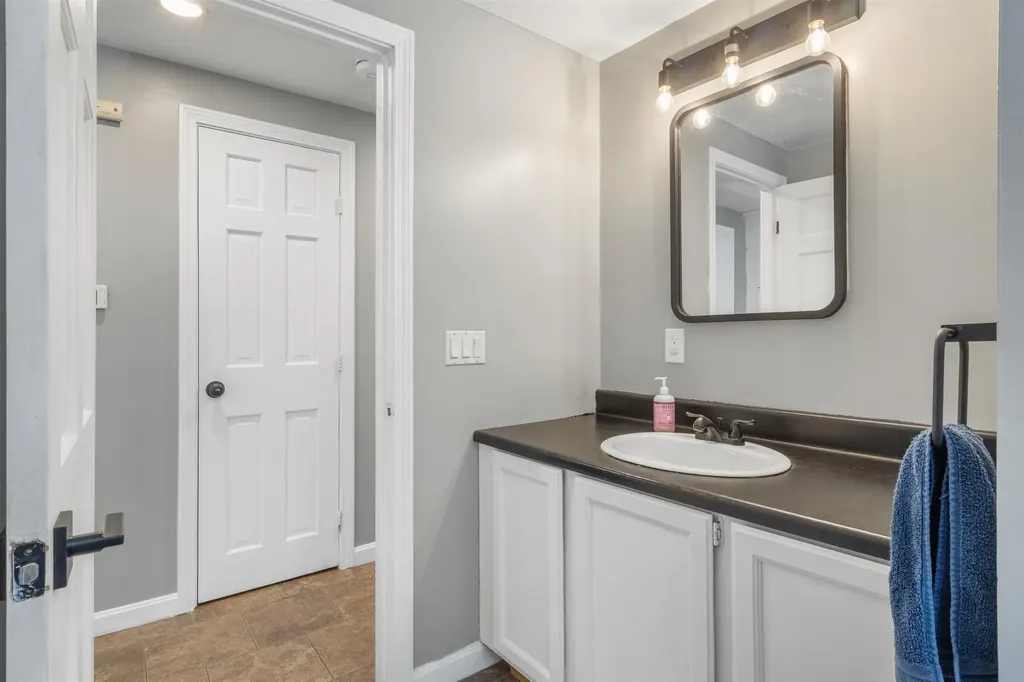 35 Western Avenue Rochester NH 03867