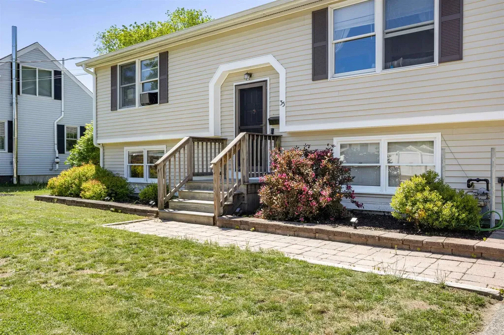 35 Western Avenue Rochester NH 03867
