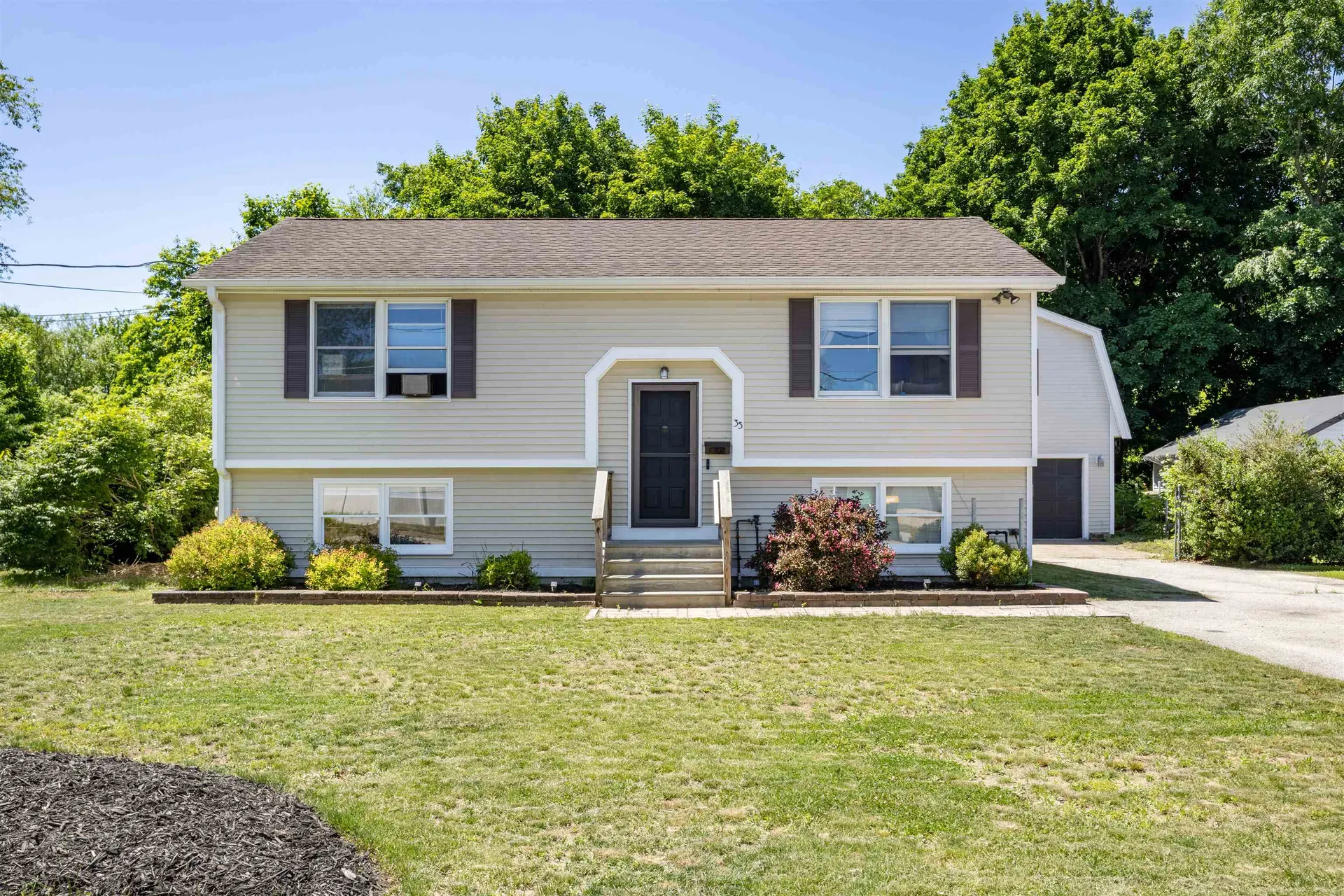 35 Western Avenue Rochester NH 03867