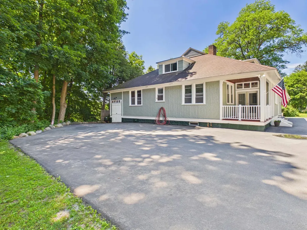 77 High Street Hinsdale NH 03451