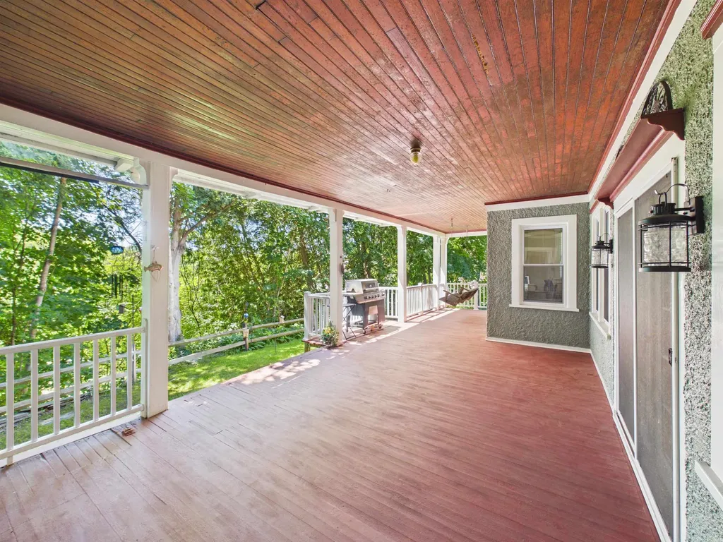 77 High Street Hinsdale NH 03451