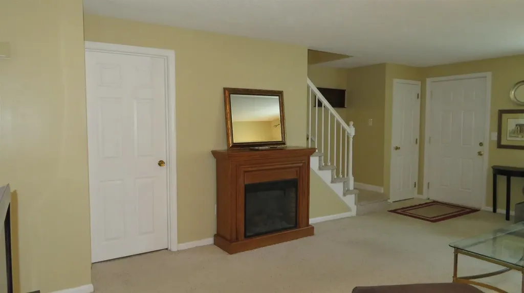 17 Oakwood Circle Goffstown NH 03045