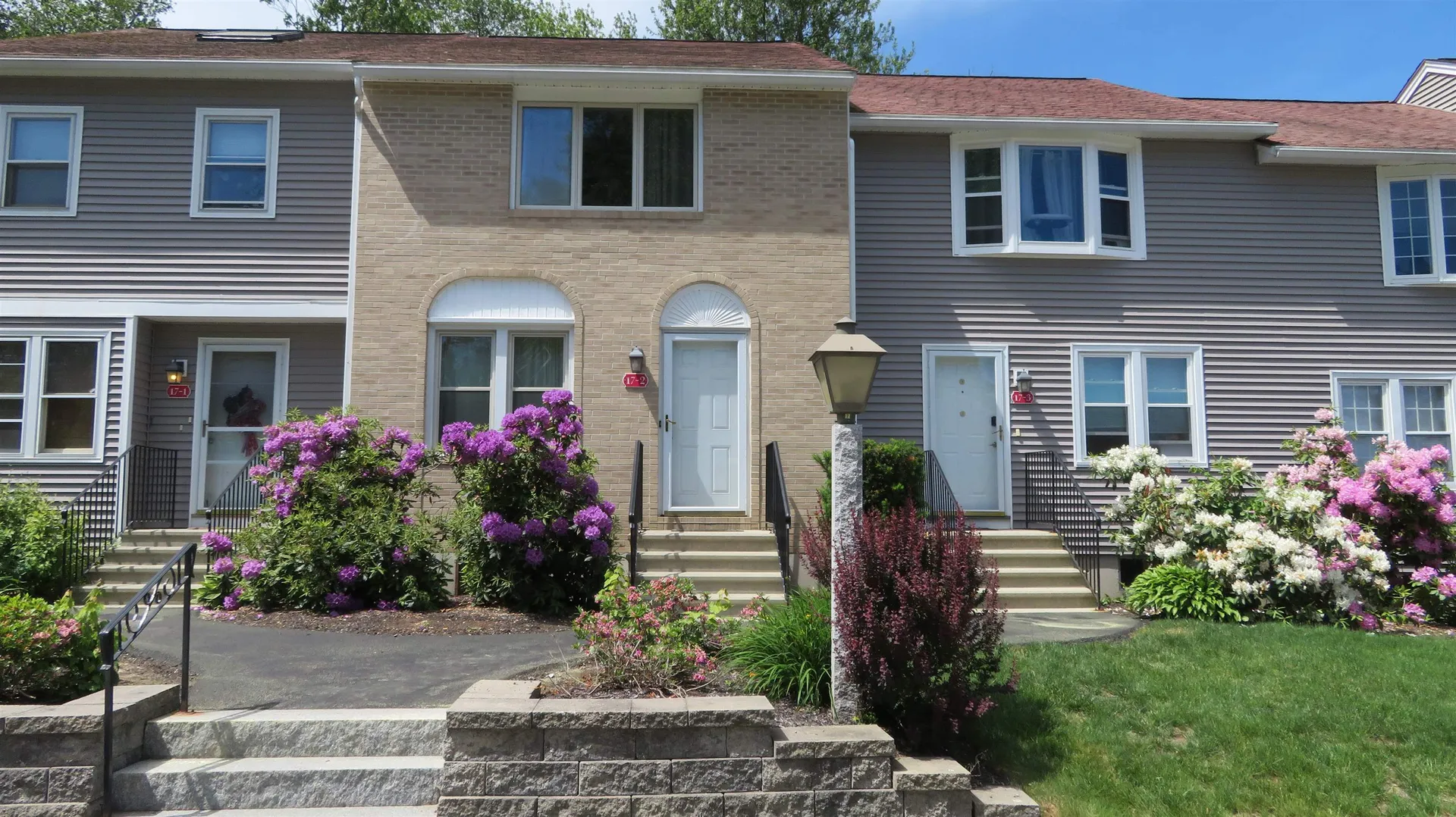 17 Oakwood Circle Goffstown NH 03045