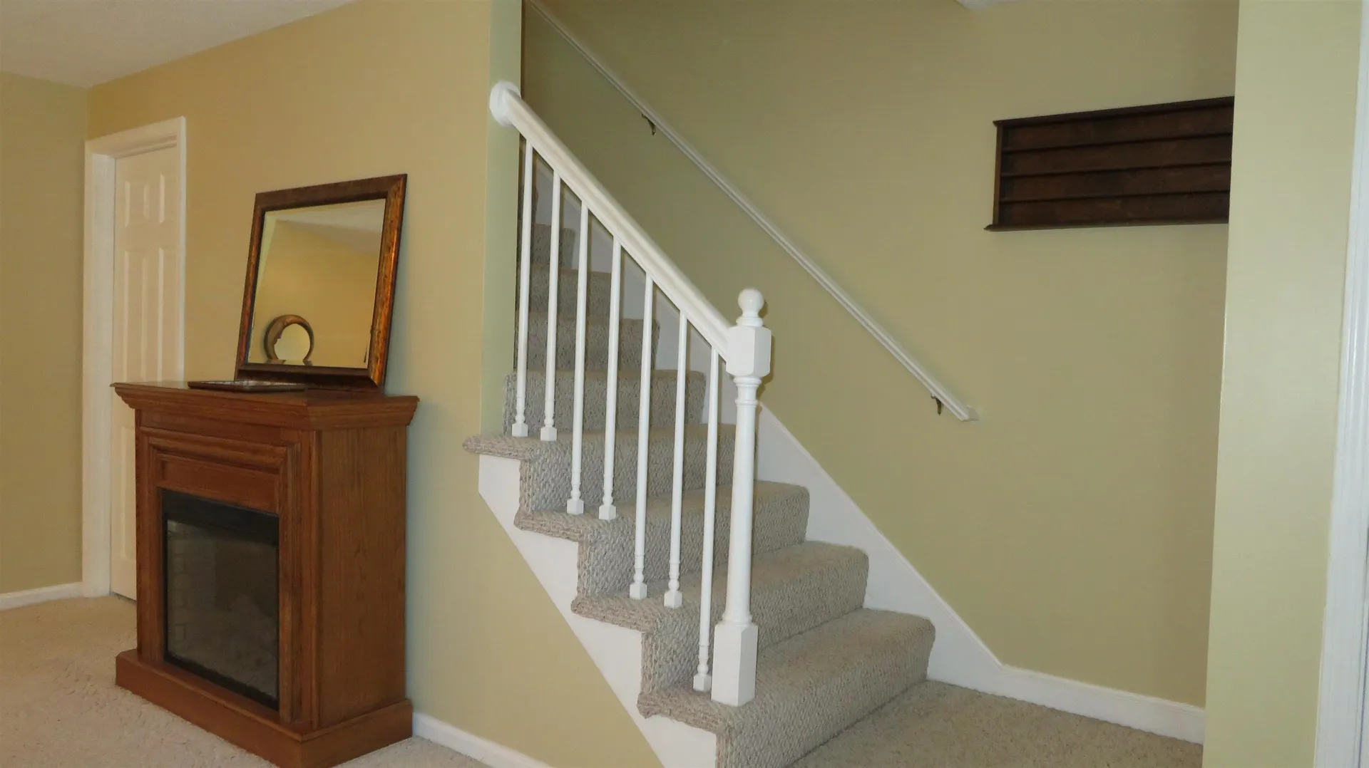 17 Oakwood Circle Goffstown NH 03045