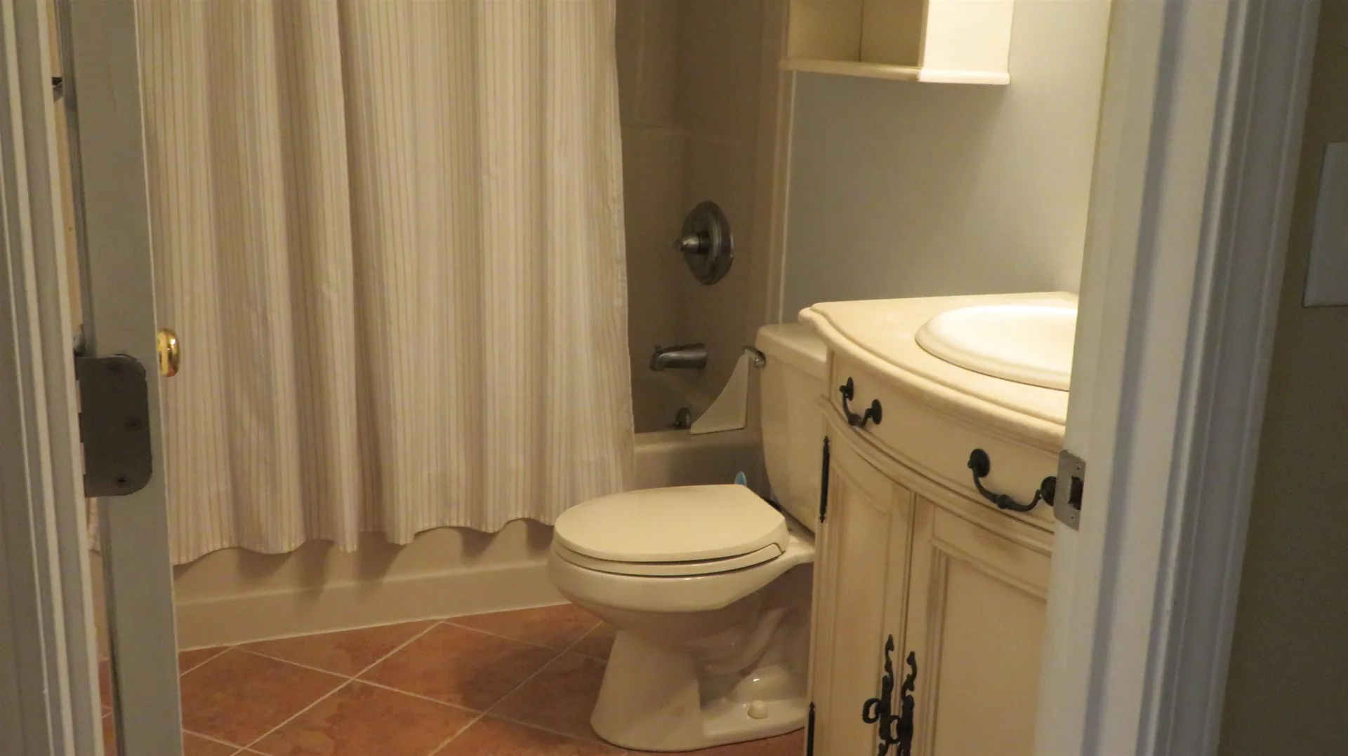 17 Oakwood Circle Goffstown NH 03045