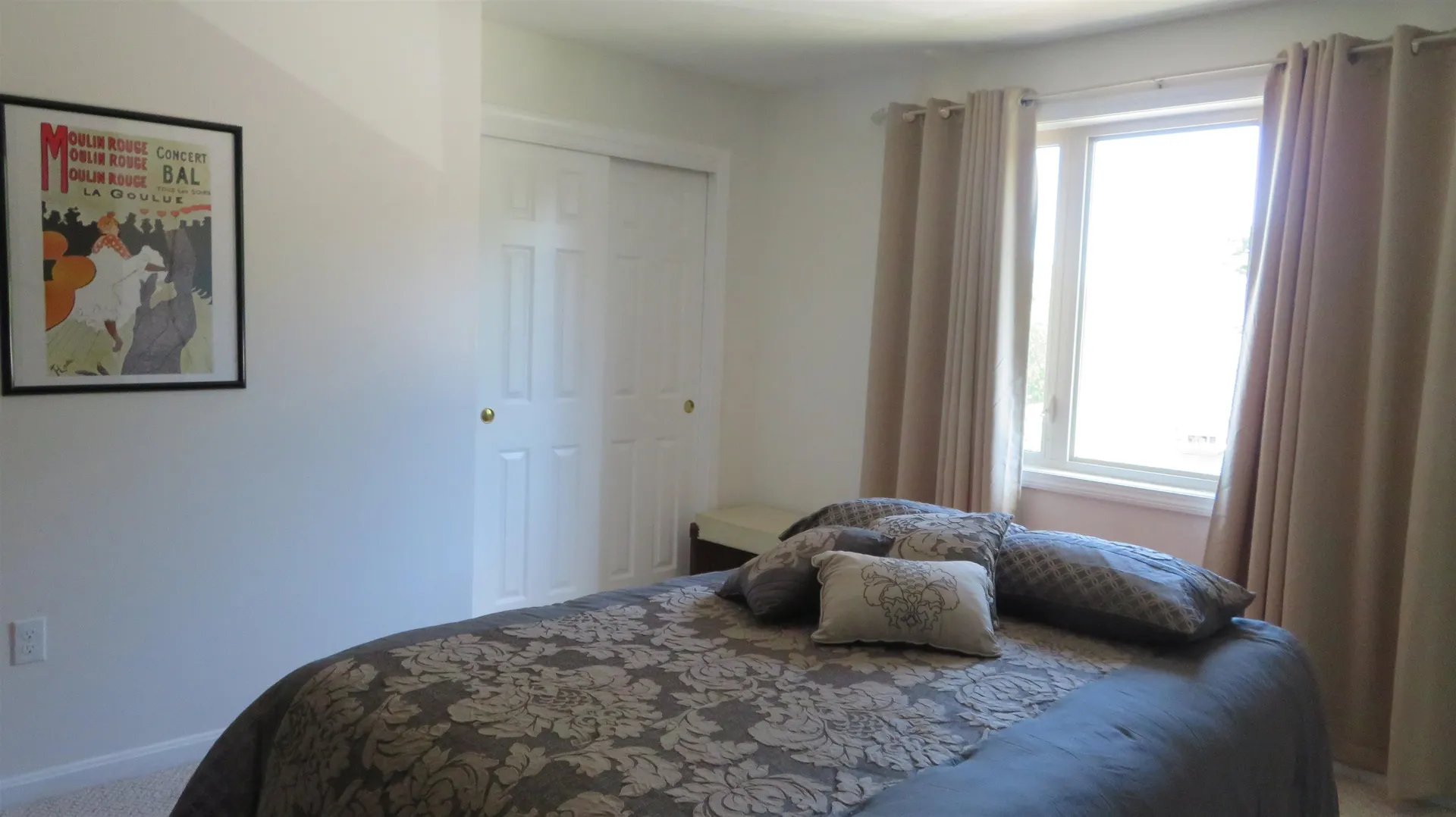 17 Oakwood Circle Goffstown NH 03045