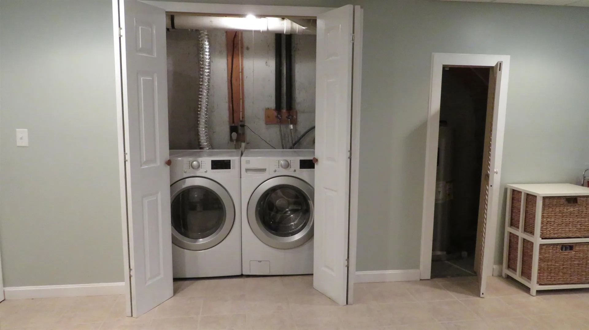 17 Oakwood Circle Goffstown NH 03045