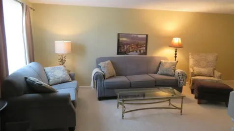 17 Oakwood Circle Goffstown NH 03045