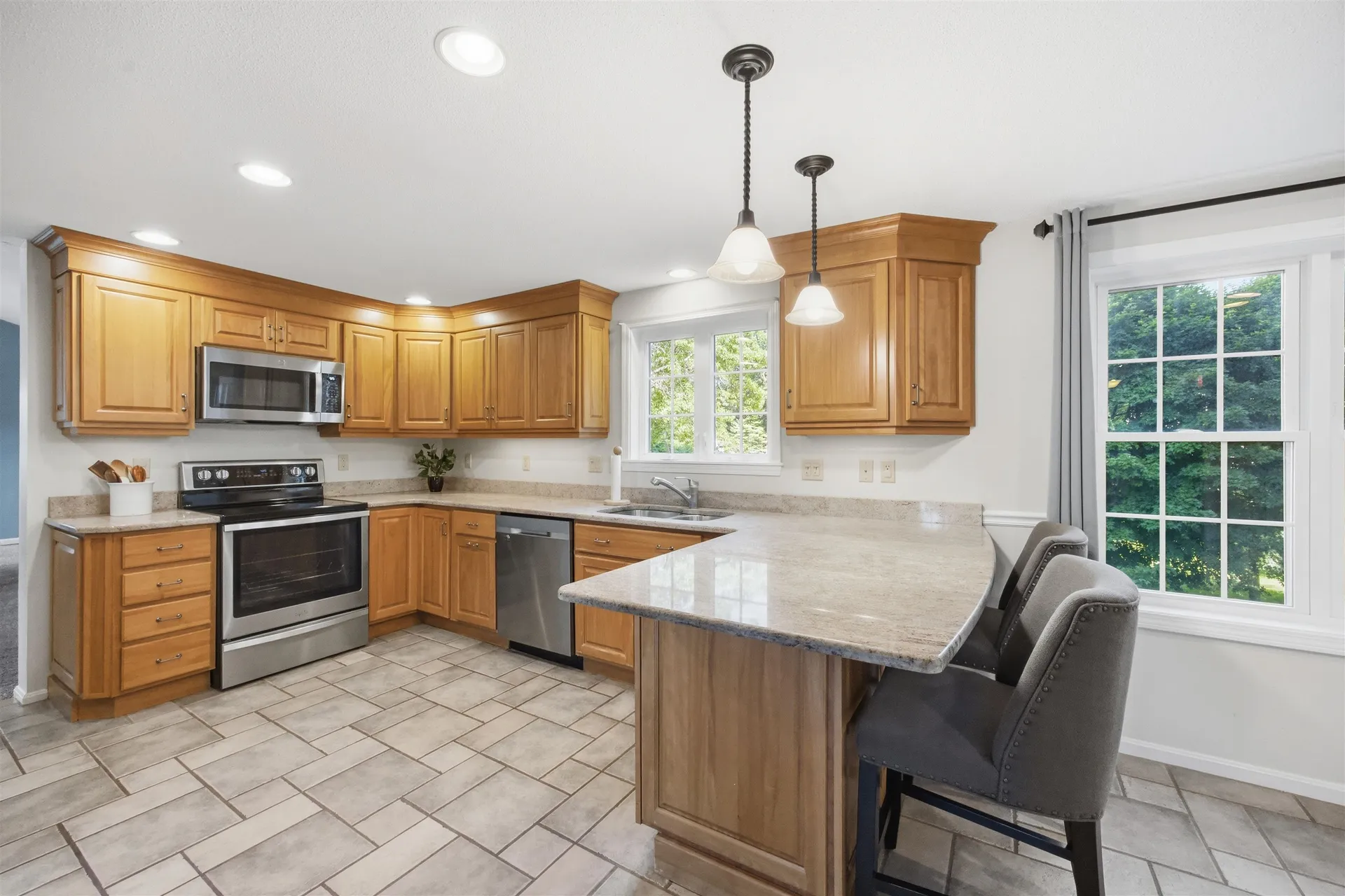 8 Bennington Road Nashua NH 03064