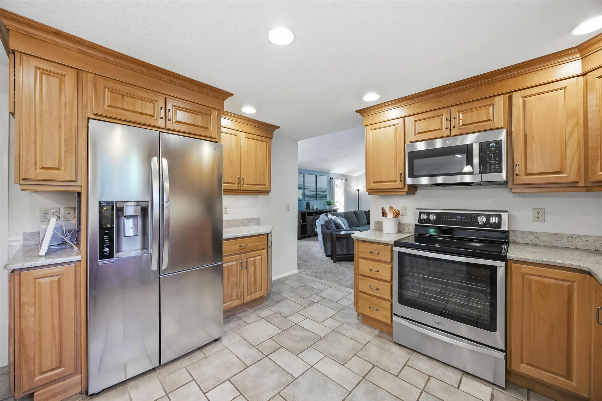 8 Bennington Road Nashua NH 03064