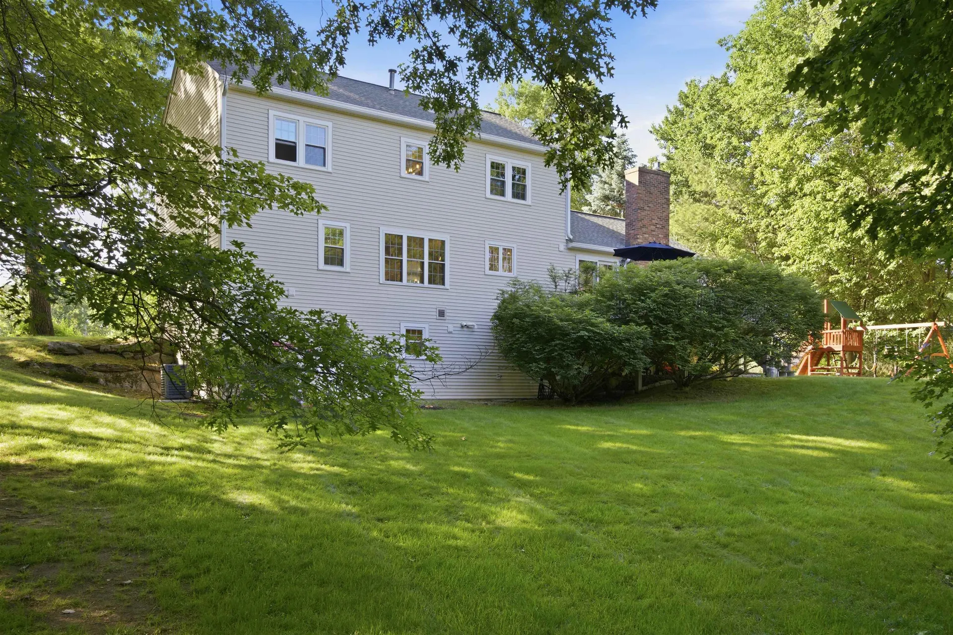8 Bennington Road Nashua NH 03064
