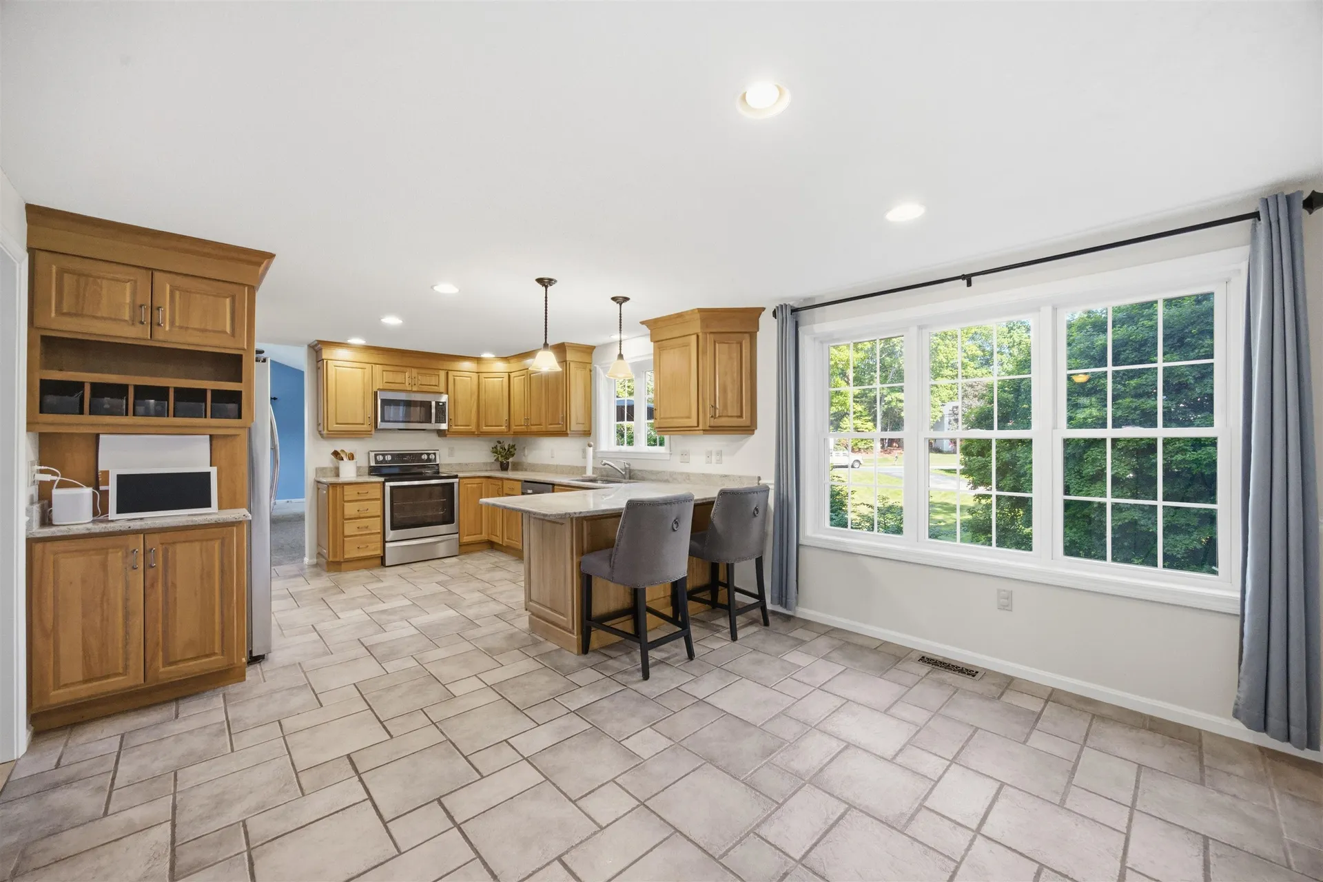 8 Bennington Road Nashua NH 03064