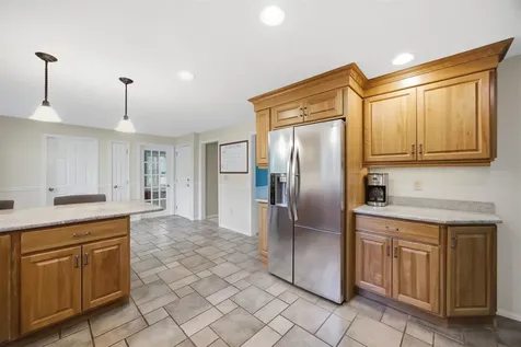 8 Bennington Road Nashua NH 03064