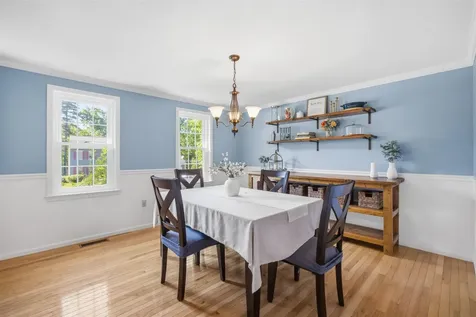 8 Bennington Road Nashua NH 03064