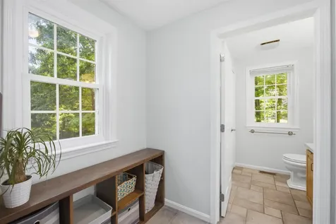 8 Bennington Road Nashua NH 03064